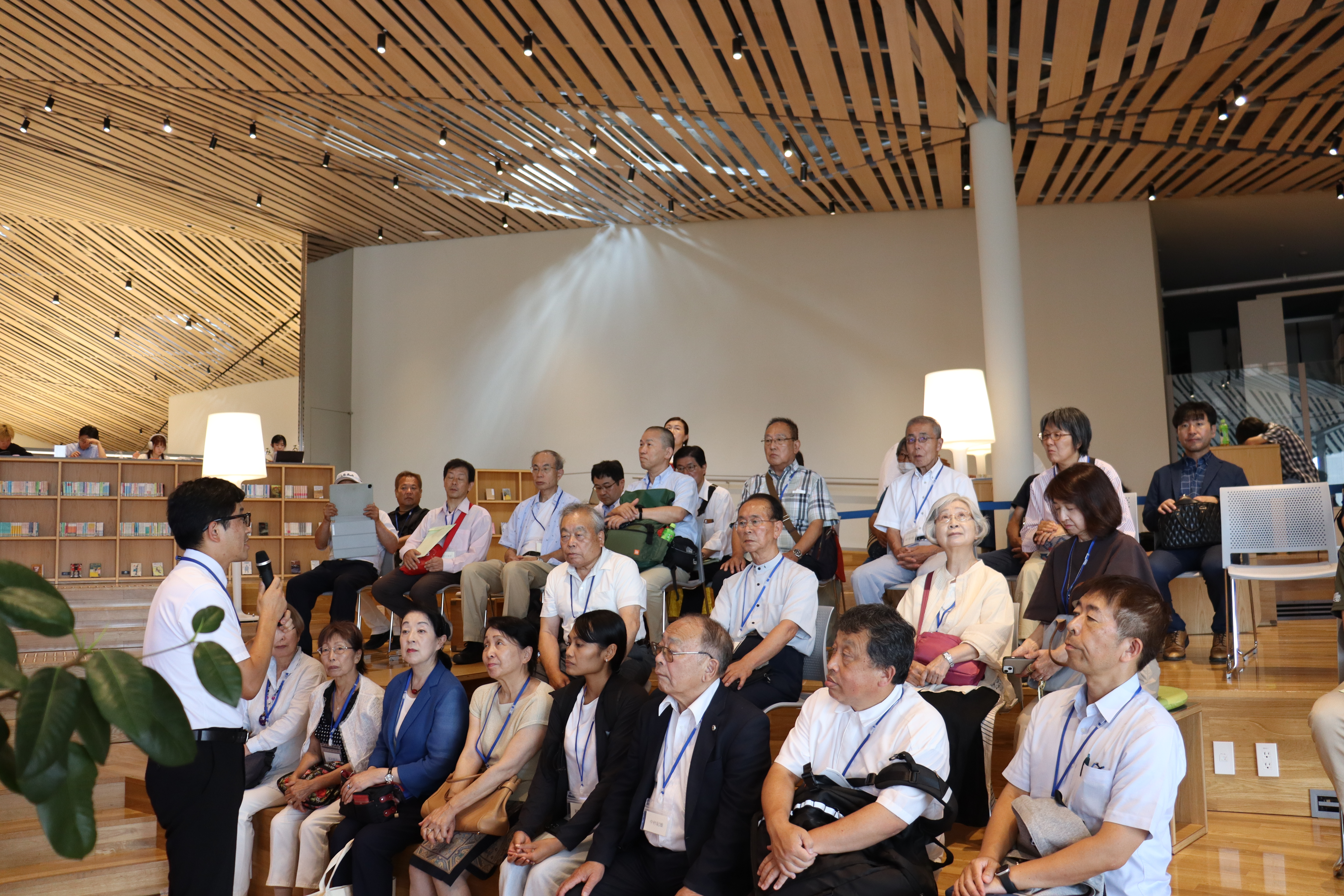 図書館視察写真